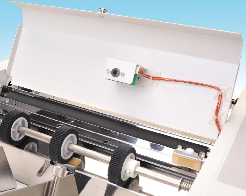 Detalle de la Dobladora de papel MBM 408A